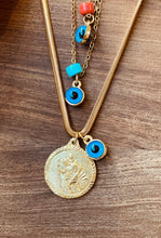 Load image into Gallery viewer, Vintage pendant with eye
