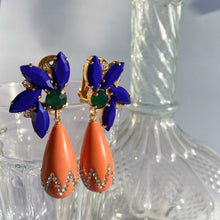 Lade das Bild in den Galerie-Viewer, Stelene Coral Drop and Crystal Dangle Earrings

